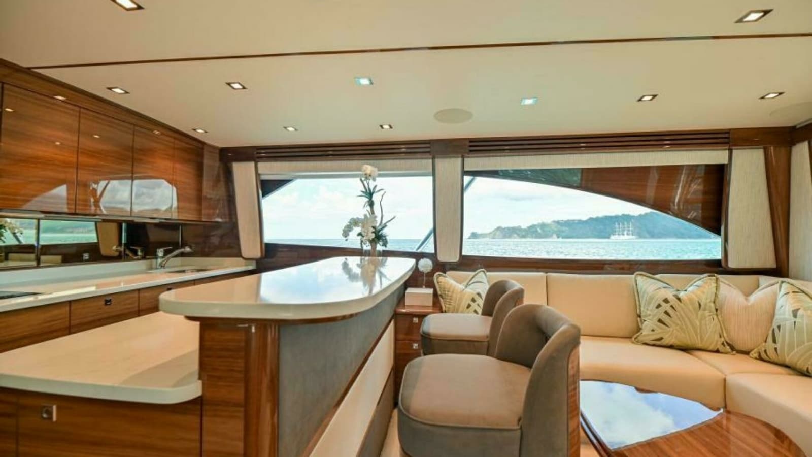 2023 Viking 64 Convertible - Photo 10