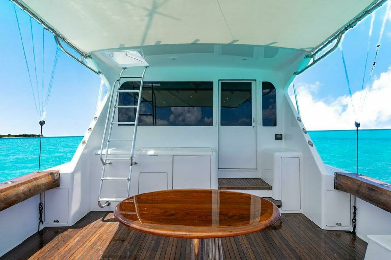 1999 Viking 55 Convertible - Photo 86