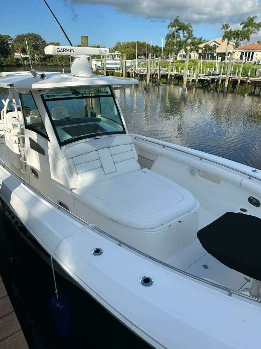 2012 Boston Whaler 370 Outrage - Photo 2