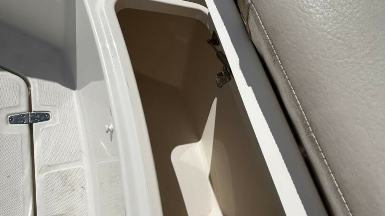 2017 Boston Whaler 330 Outrage - Photo 20
