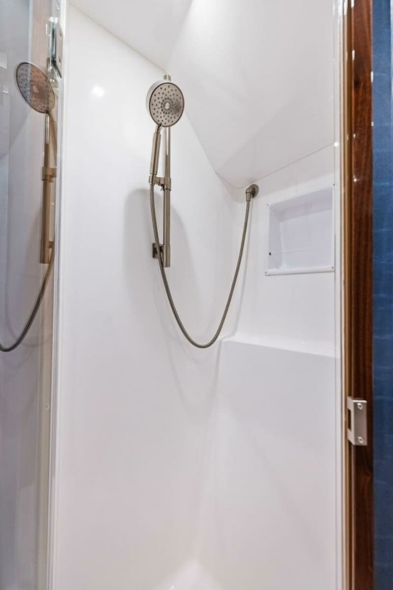 2026 Viking 82 Convertible - Photo 191