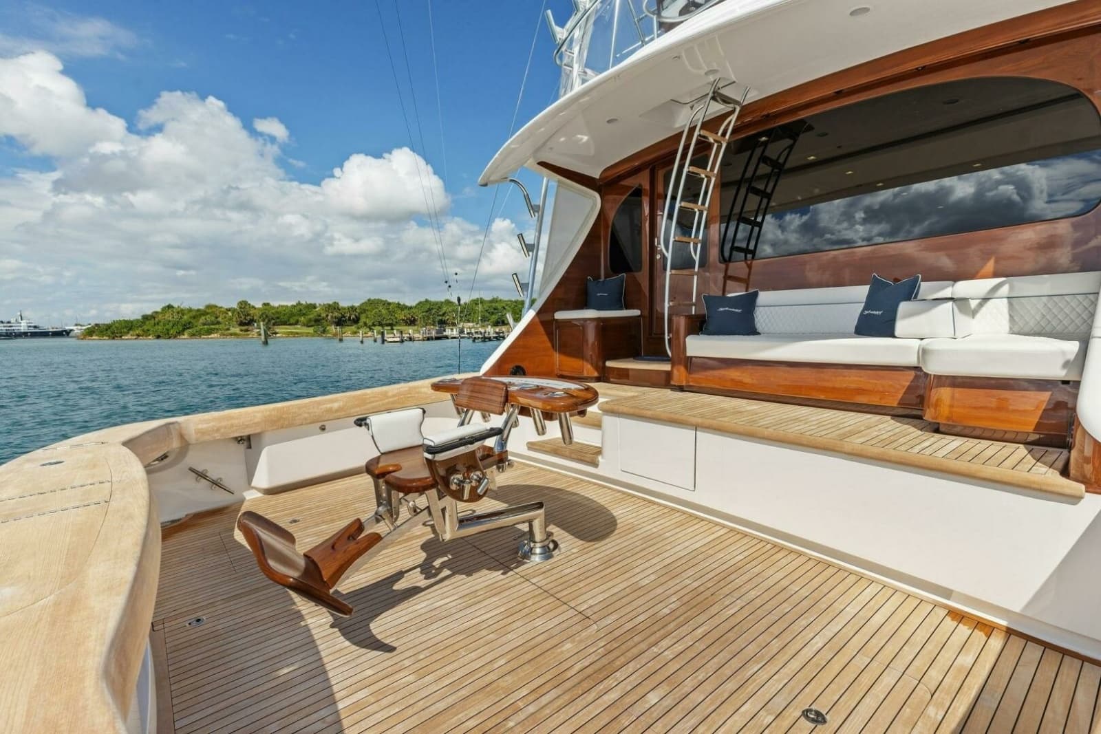 2026 Viking 82 Convertible - Photo 231