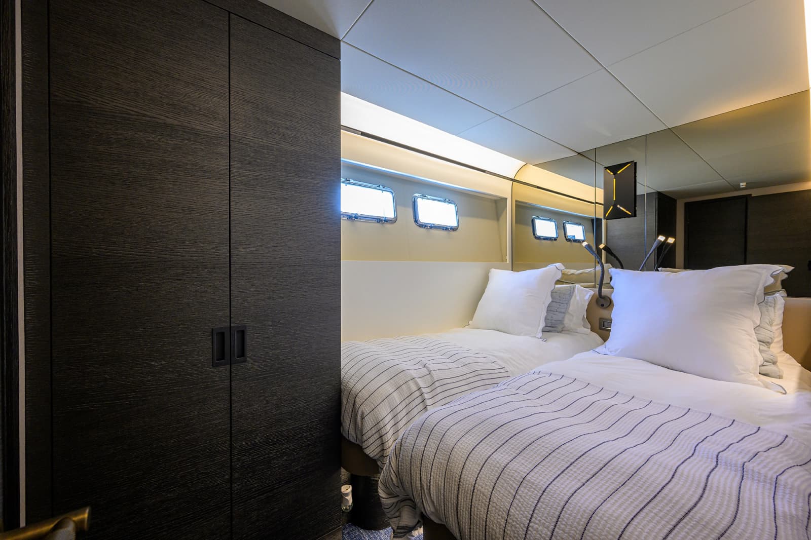 2023 Numarine 26XP - Photo 43