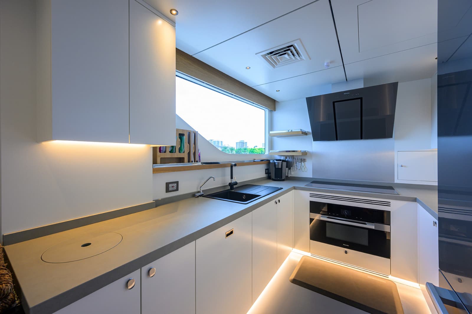 2023 Numarine 26XP - Photo 22