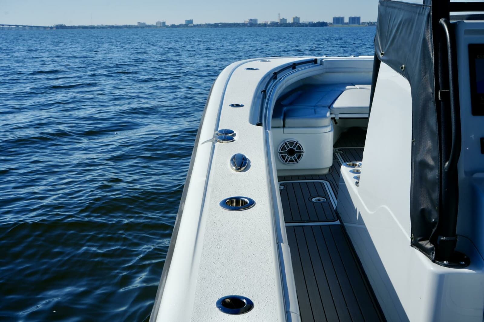 2023 Yellowfin 32 Offshore - Photo 18