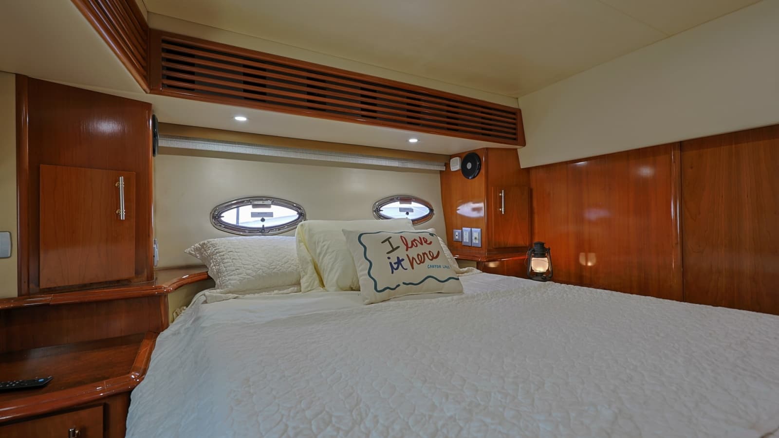 2006 Carver 396 Motor Yacht - Photo 30