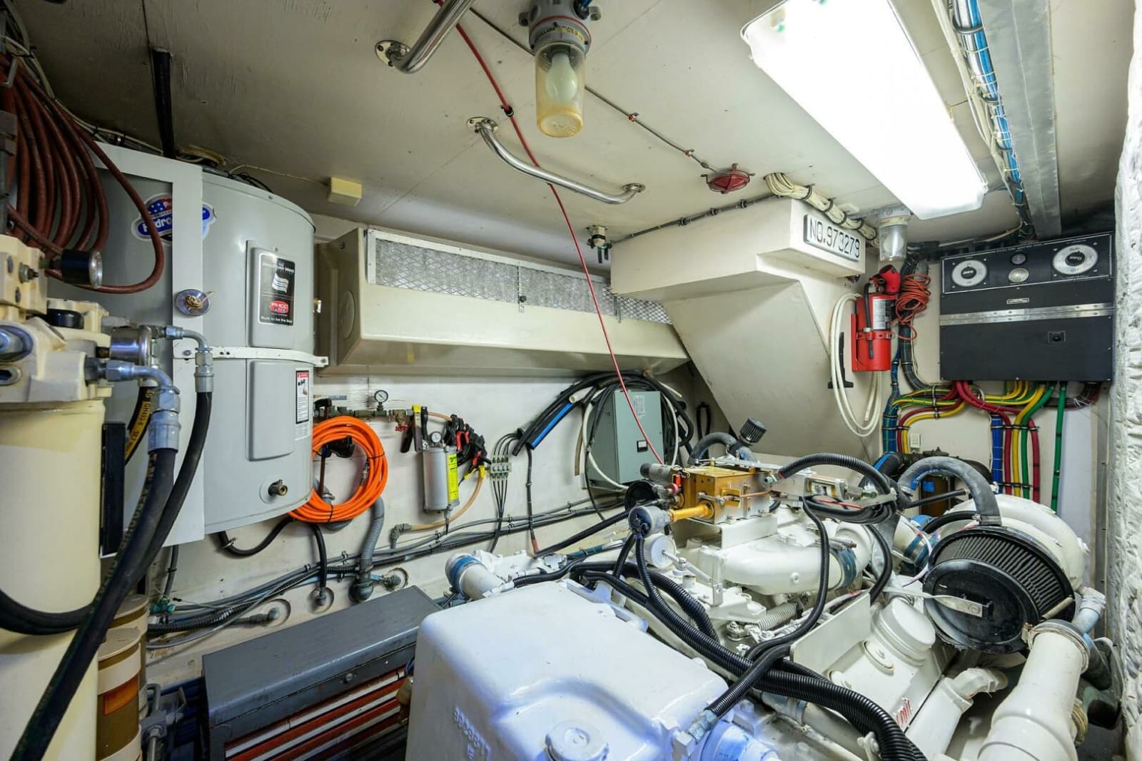 1991 Hatteras 78 Cockpit Motor Yacht - Photo 18