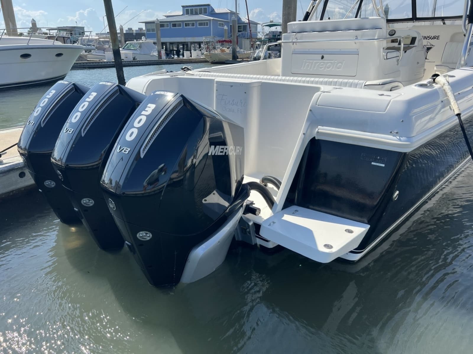 2007 Intrepid 377 Walkaround - Photo 11