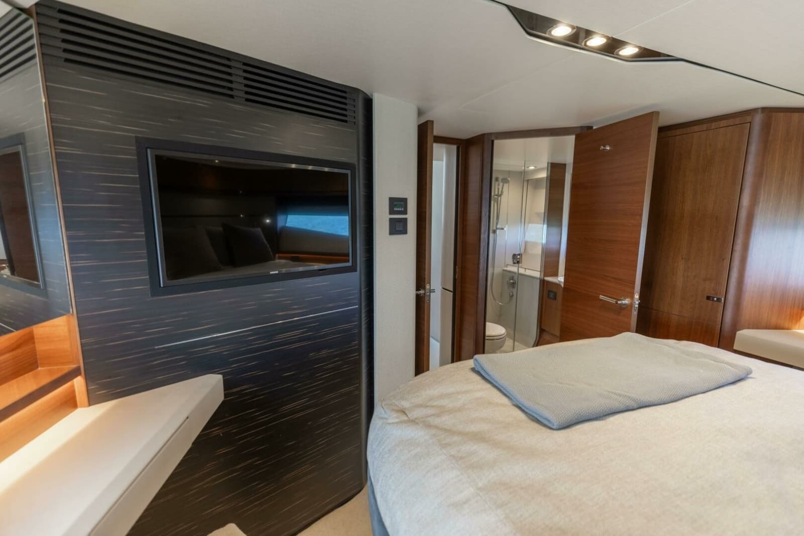 2019 Princess S65 - Photo 40