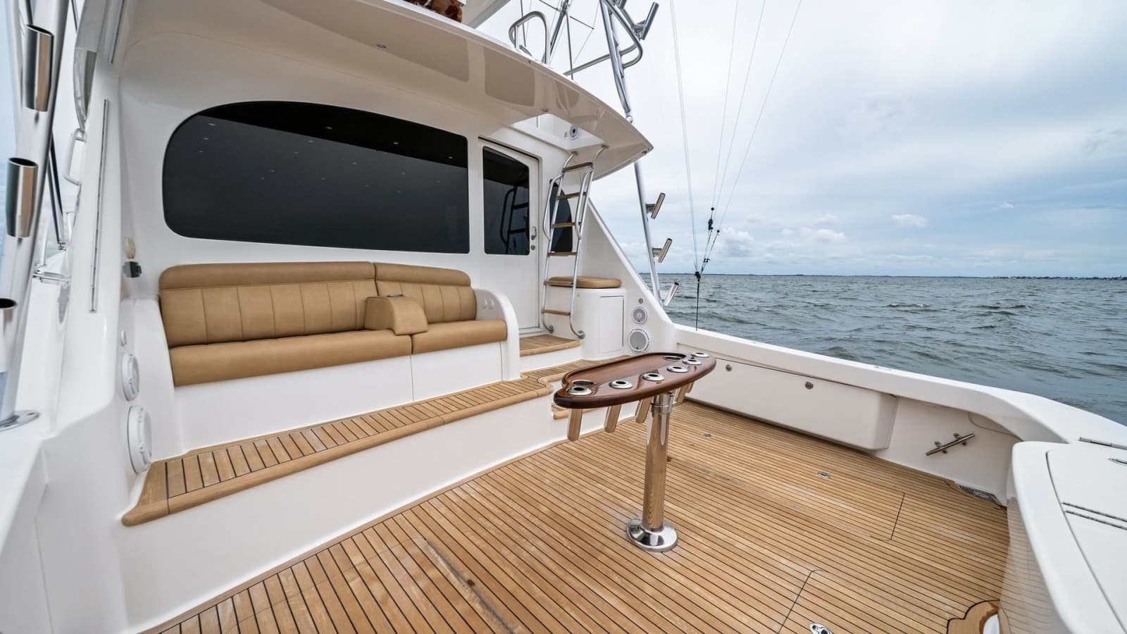 2013 Viking 55 Convertible - Photo 32
