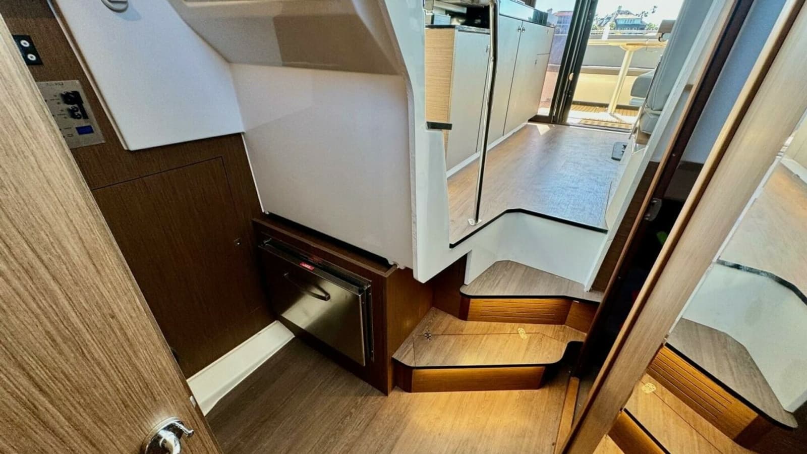 2022 Beneteau Antares 11 - Photo 8