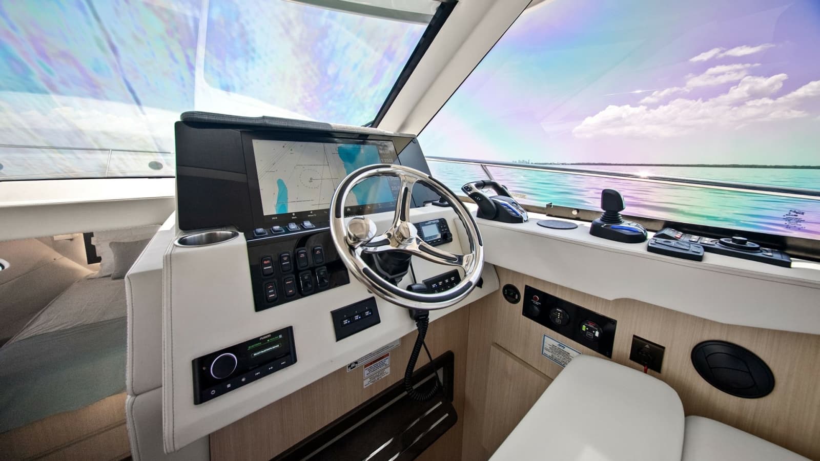 2025 Regal 38 XO - Photo 25