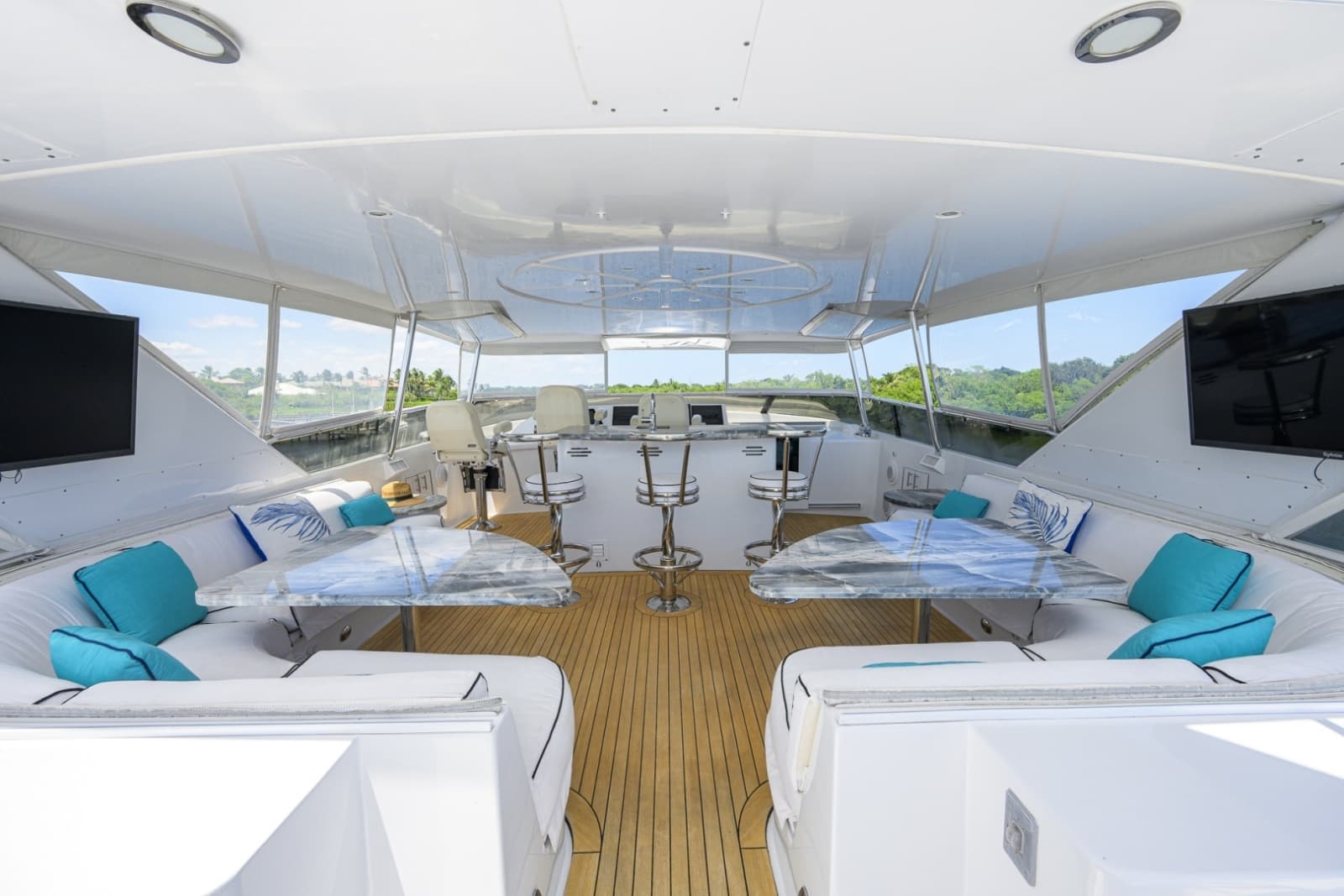 2005 Hatteras 100 Motor Yacht - Photo 34