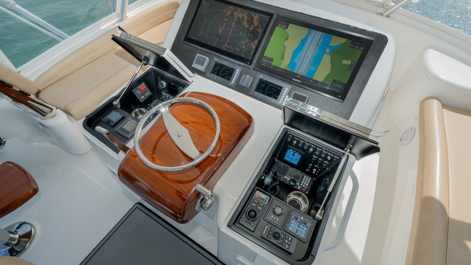 2017 Viking 55 Convertible - Photo 26