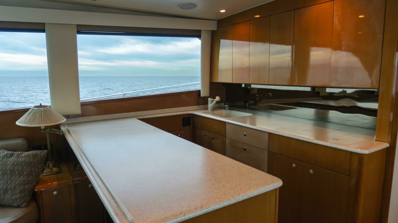2000 Viking 55 Convertible - Photo 10