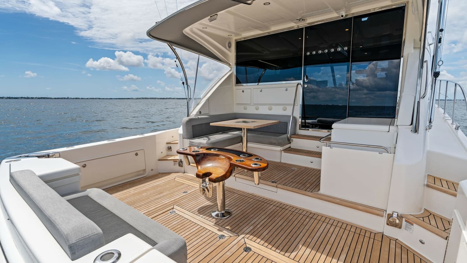 2021 Riviera 57 Enclosed Bridge - Photo 27