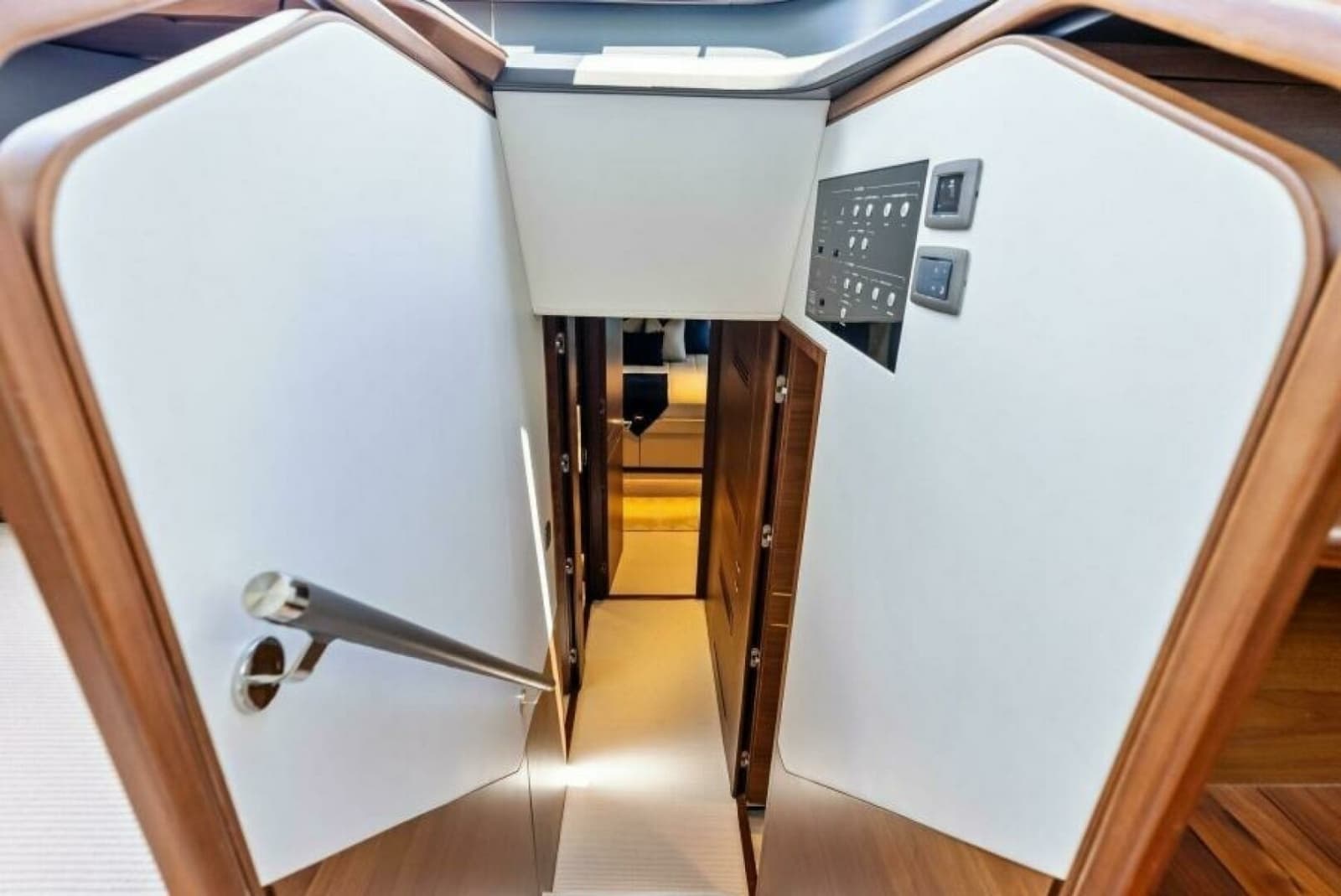 2024 Princess Y72 Motor Yacht - Photo 36