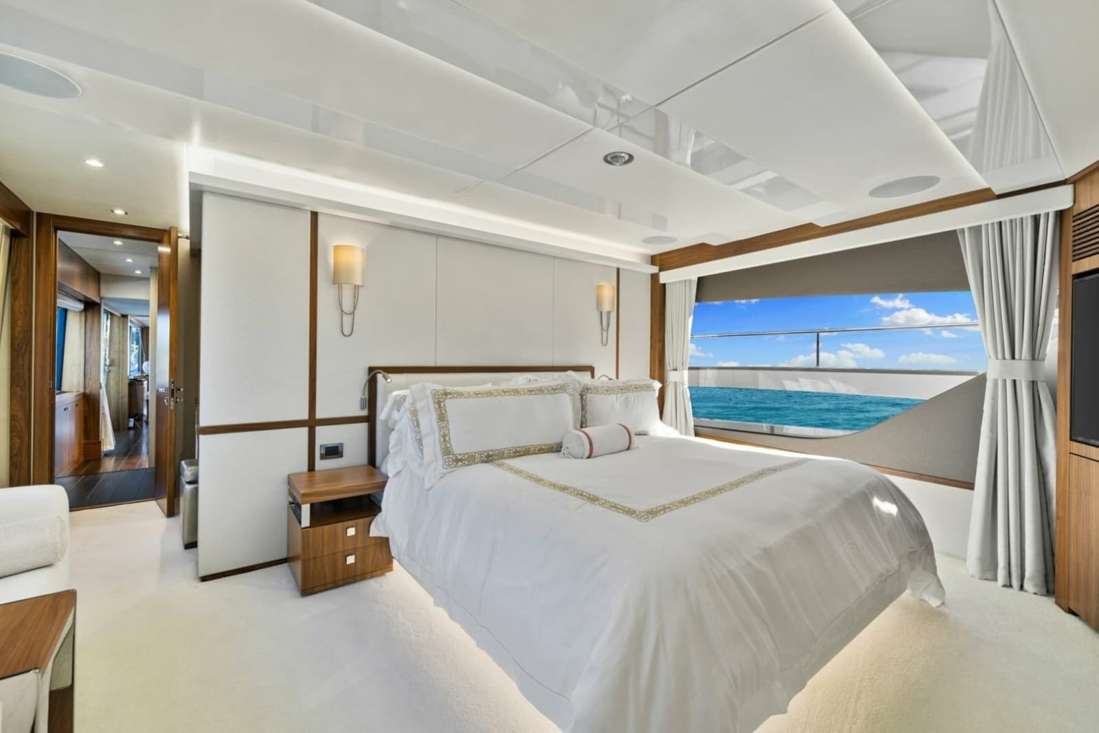 2018 Sunseeker 95 Motoryacht - Photo 10