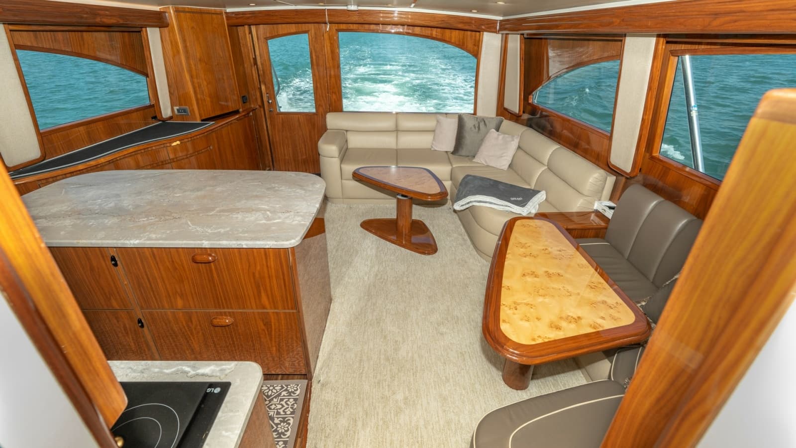 2017 Viking 55 Convertible - Photo 8