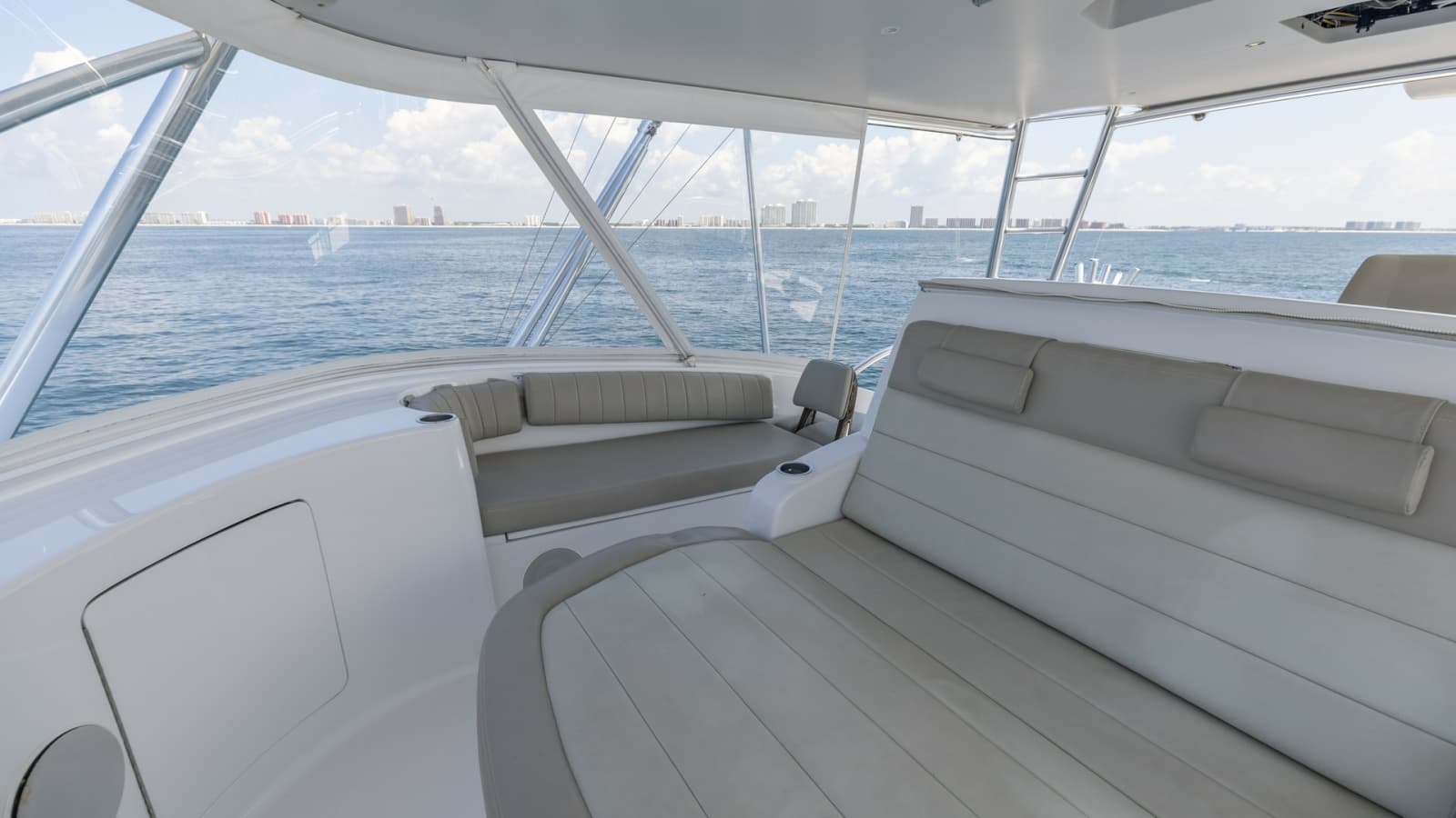 2021 Hatteras 65 GT - Photo 50