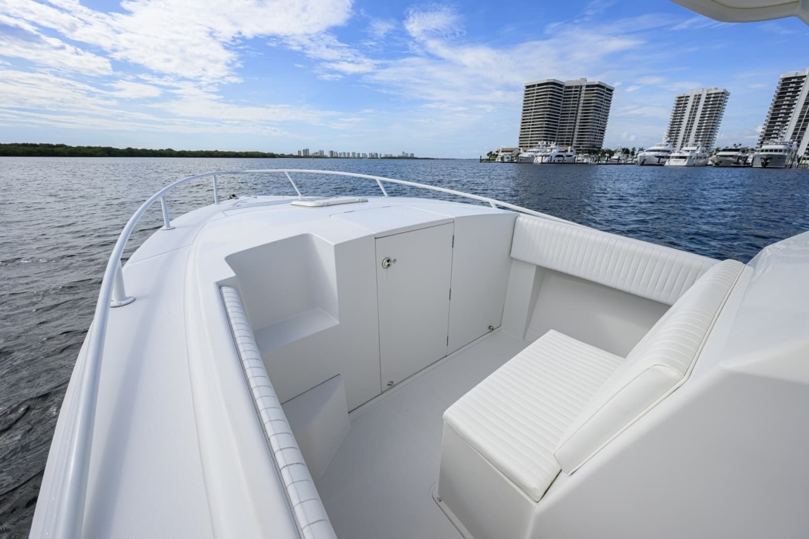 2003 Jupiter 31 Cuddy - Photo 22