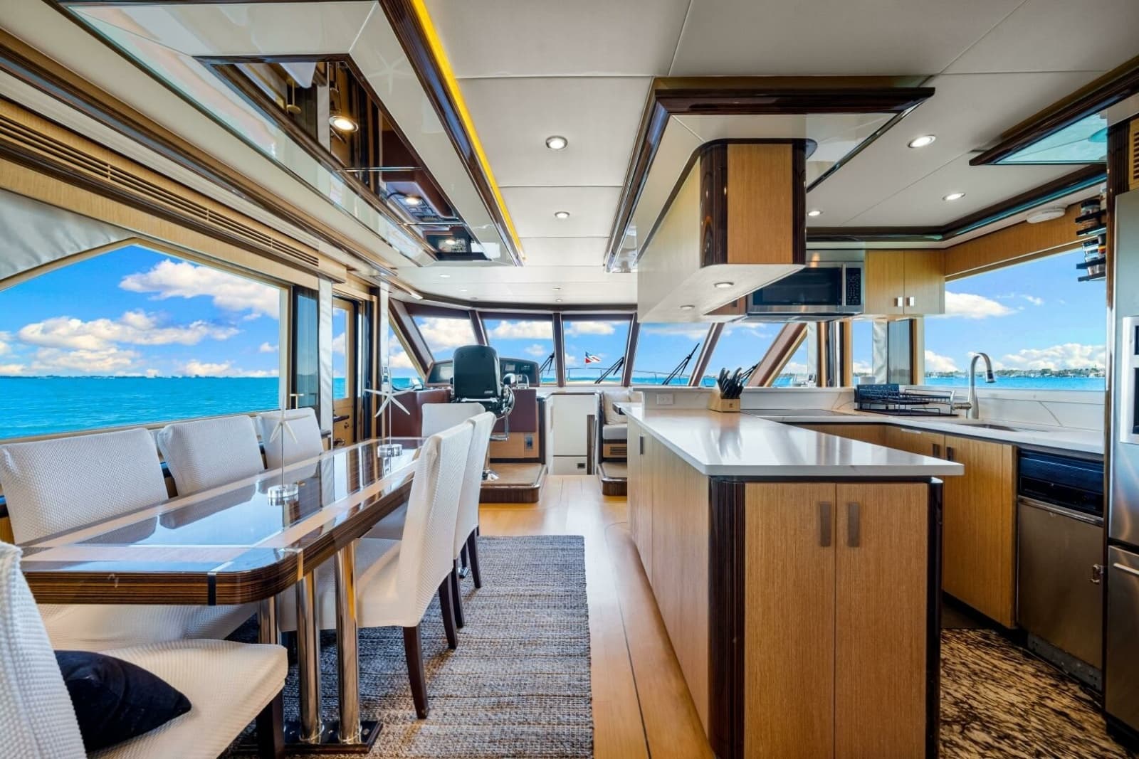 2010 Ocean Alexander 83 Motor Yacht - Photo 16