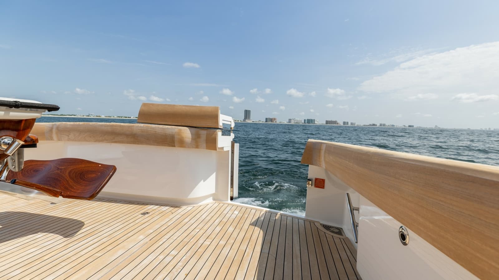 2025 Viking 74 Convertible - Photo 41