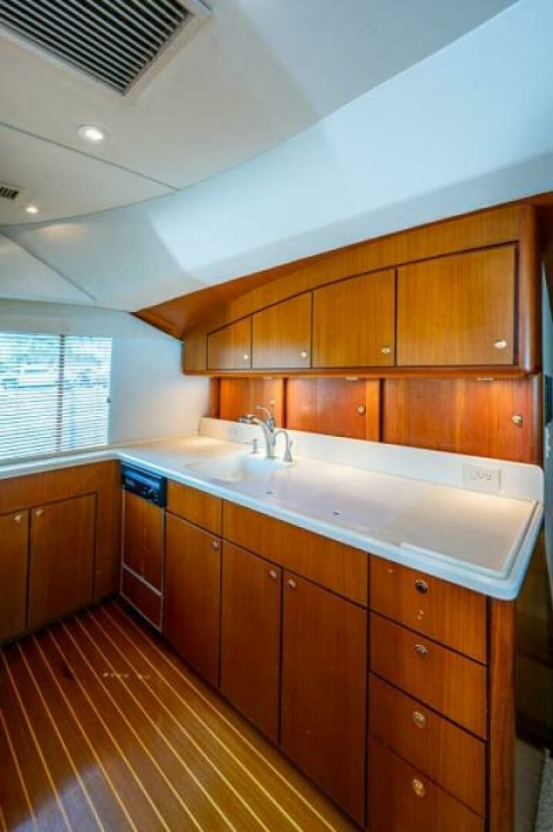 1999 Ocean Yachts 60 Convertible - Photo 33