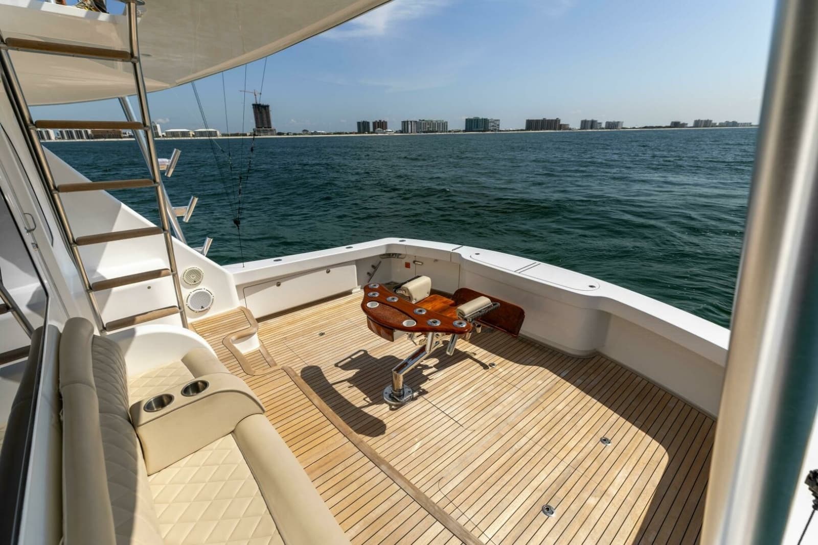 2018 Viking 62 Convertible - Photo 38