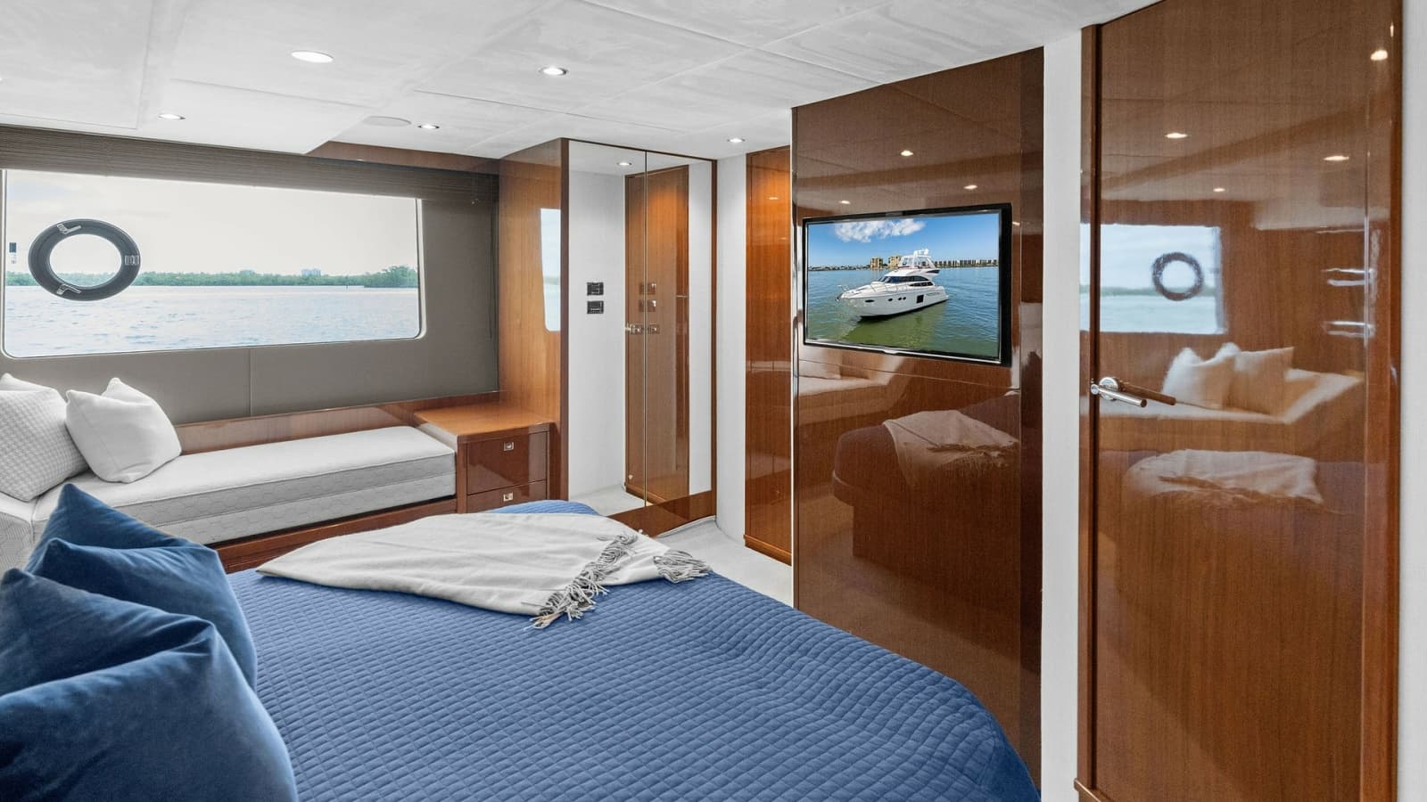 2016 Princess 64 Flybridge - Photo 38