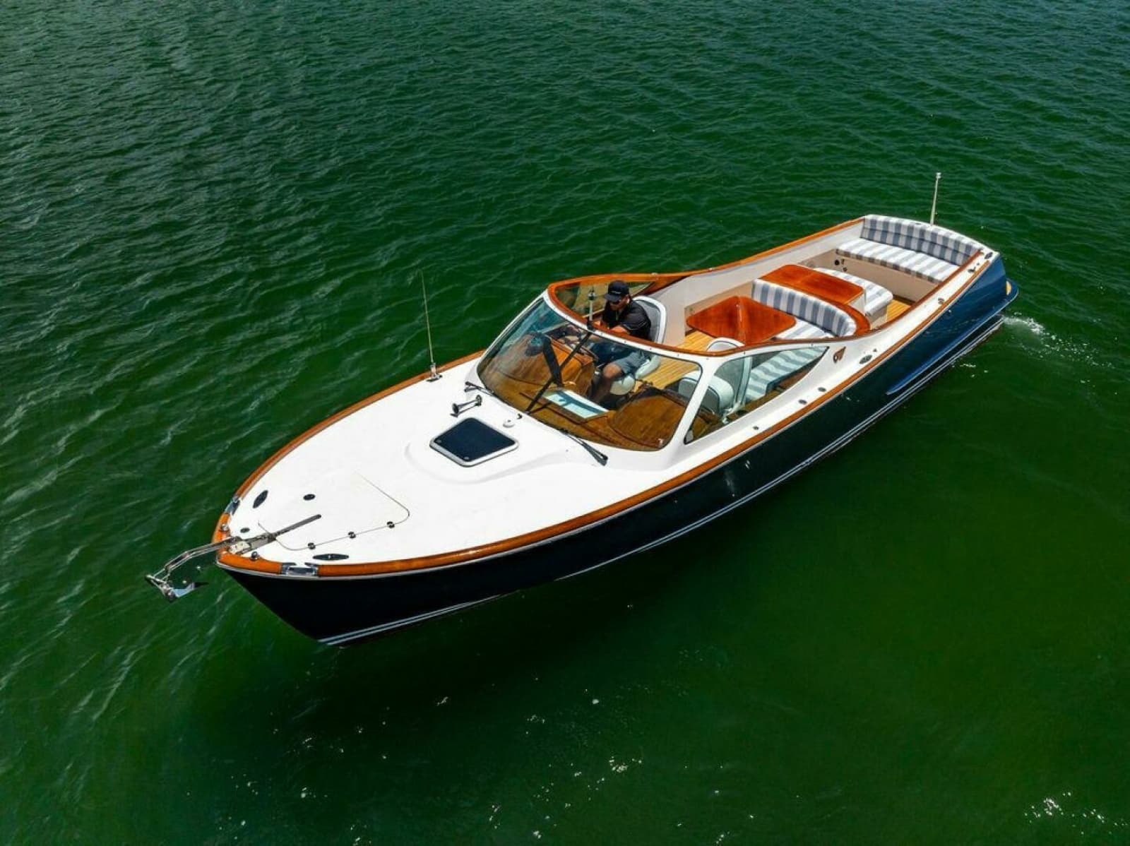 2004 Hinckley Talaria 29 R - Photo 5