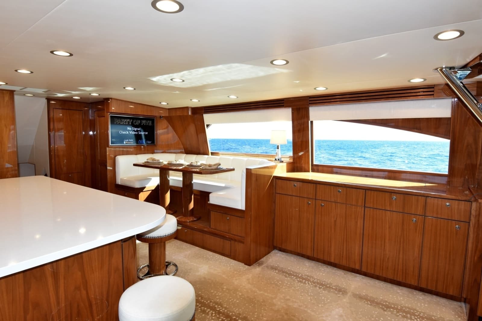 2019 Viking 80 Skybridge - Photo 11