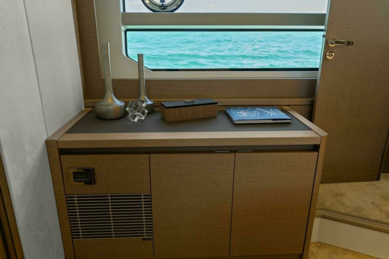2022 Prestige 590 Flybridge - Photo 27