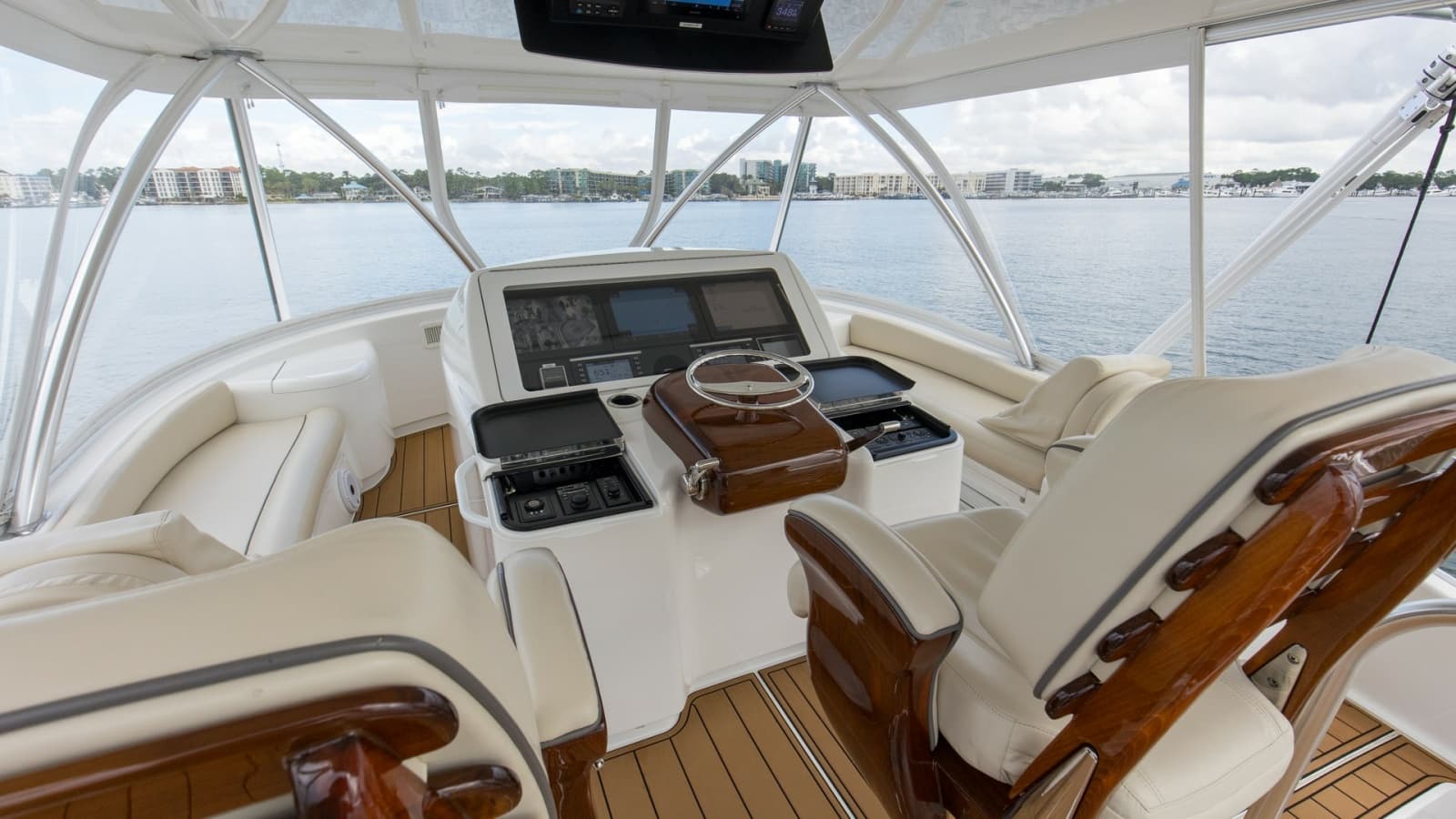 2022 Viking 58 Convertible - Photo 27