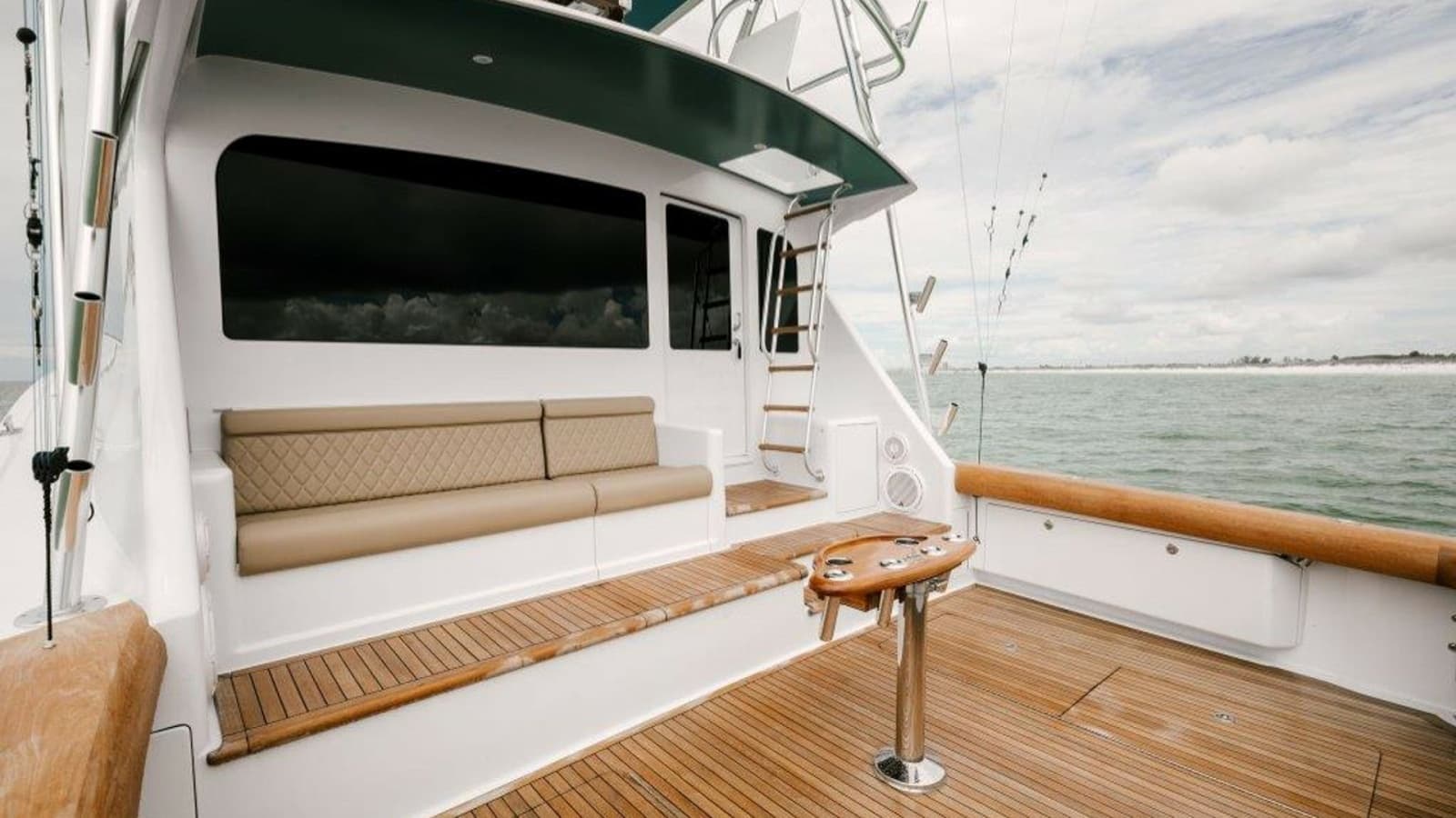 2007 Viking 64 Convertible - Photo 32