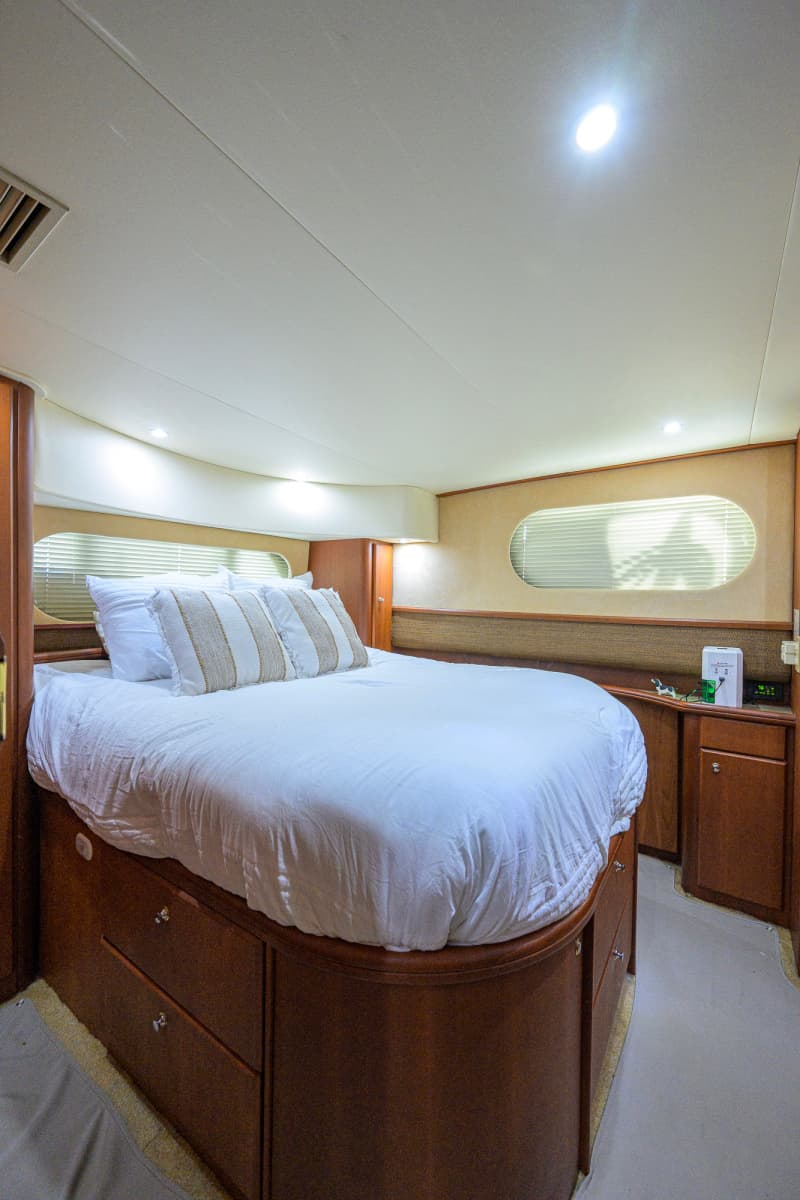 2005 Silverton 39 Motor Yacht - Photo 37