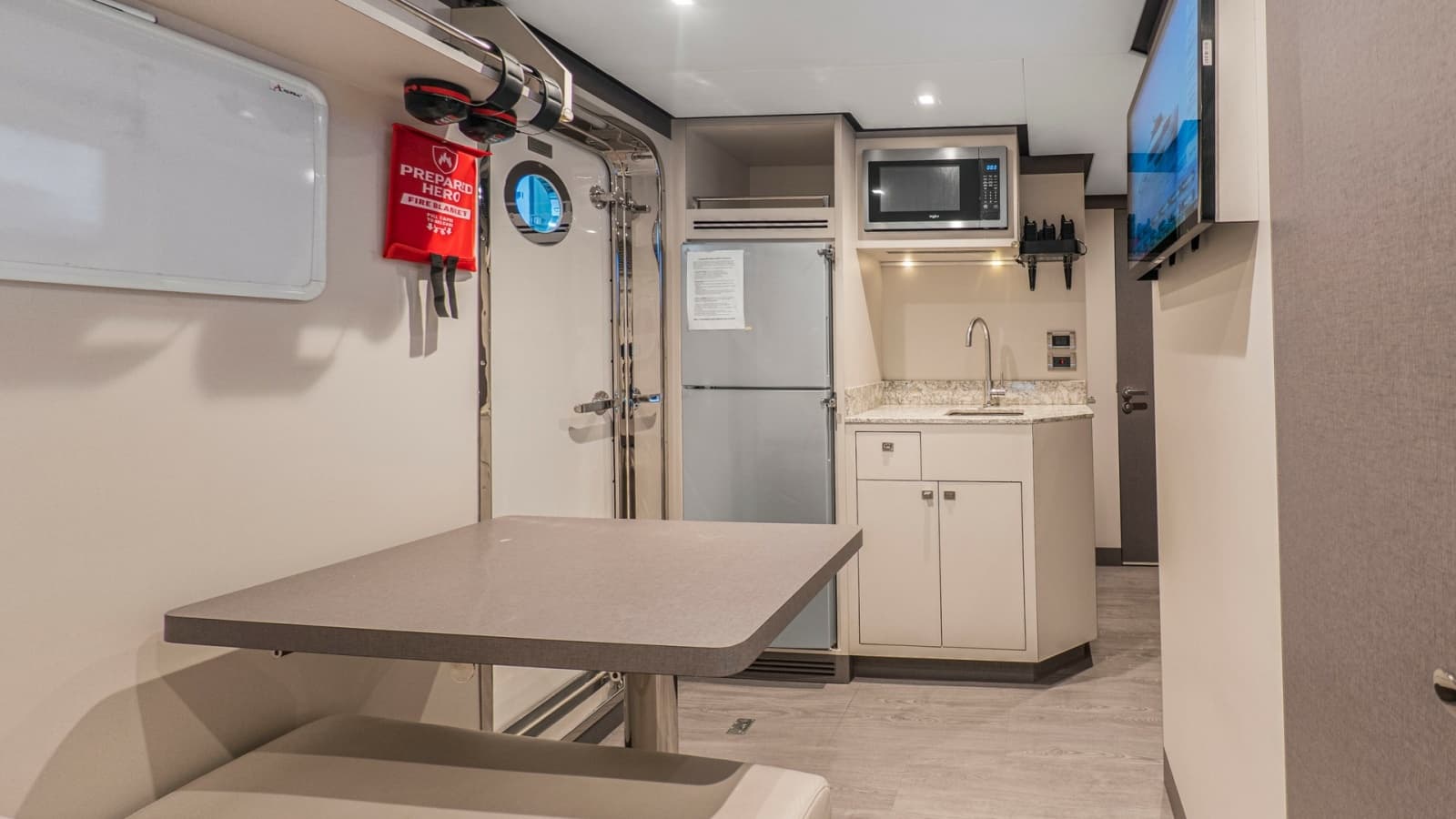 2024 Ocean Alexander 28E - Photo 51
