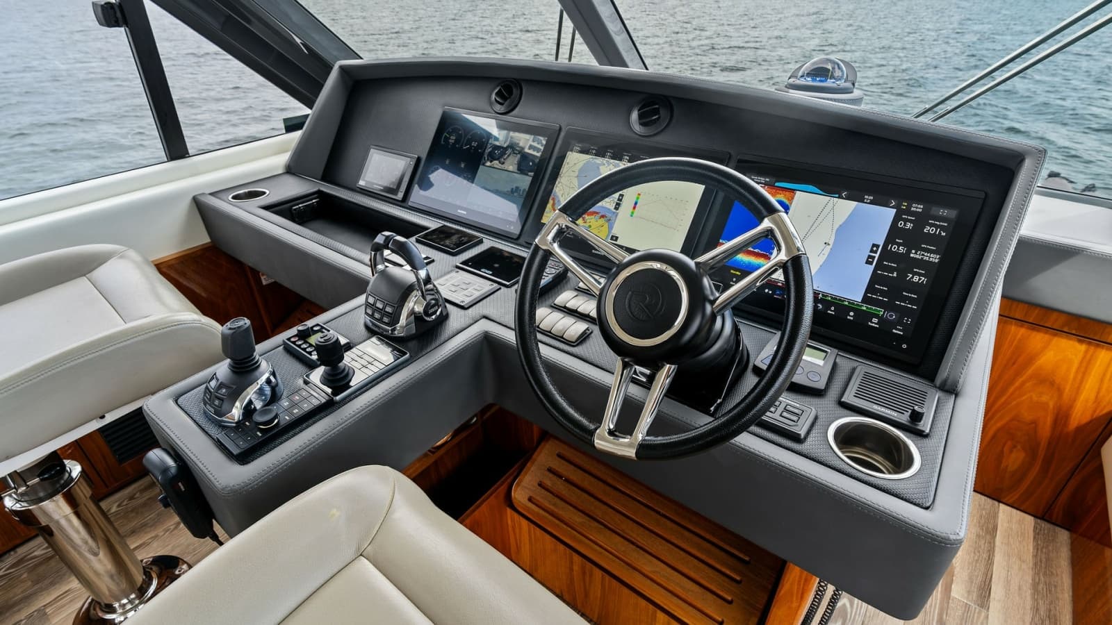 2021 Riviera 57 Enclosed Bridge - Photo 46
