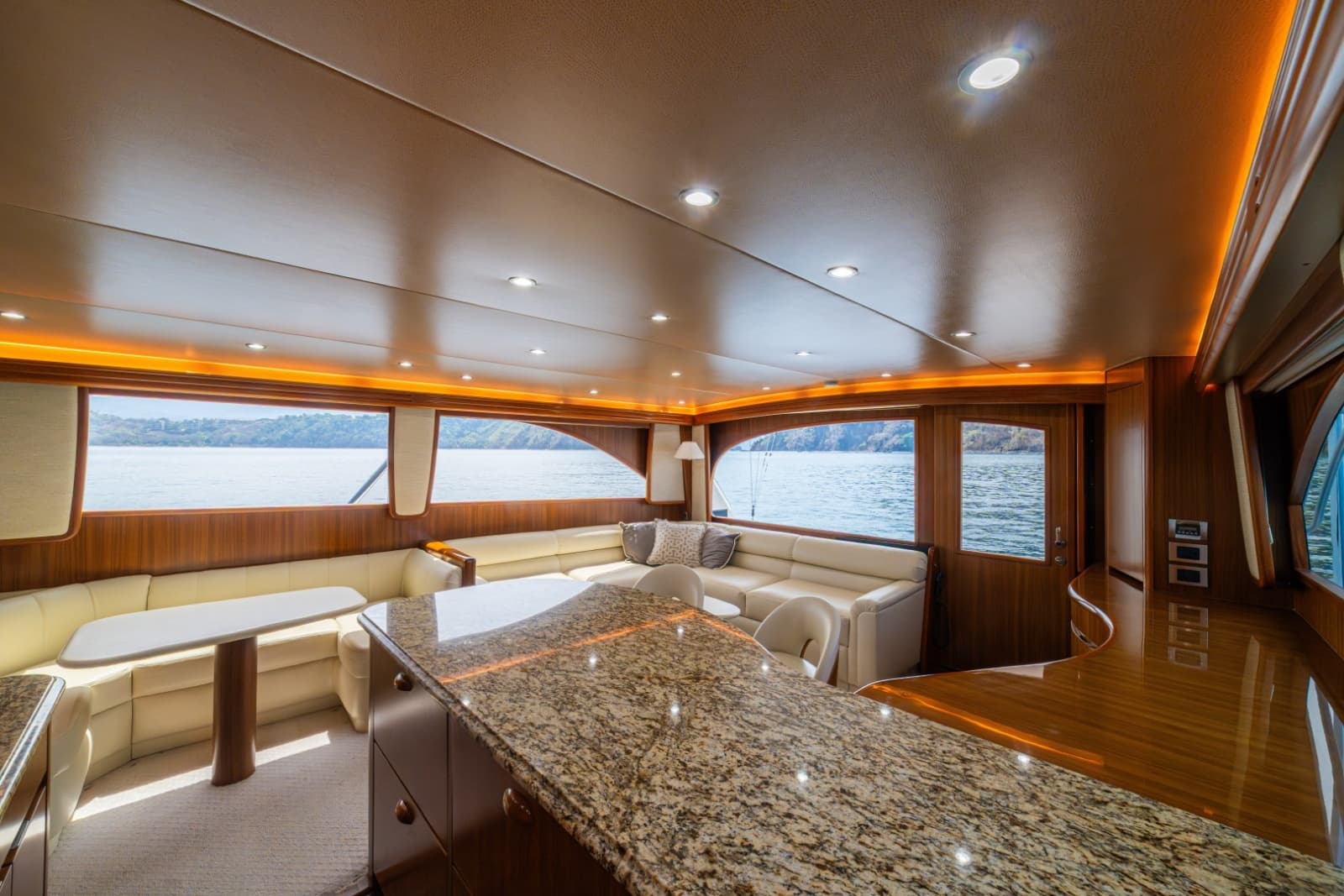 2012 Viking 60 Convertible - Photo 27