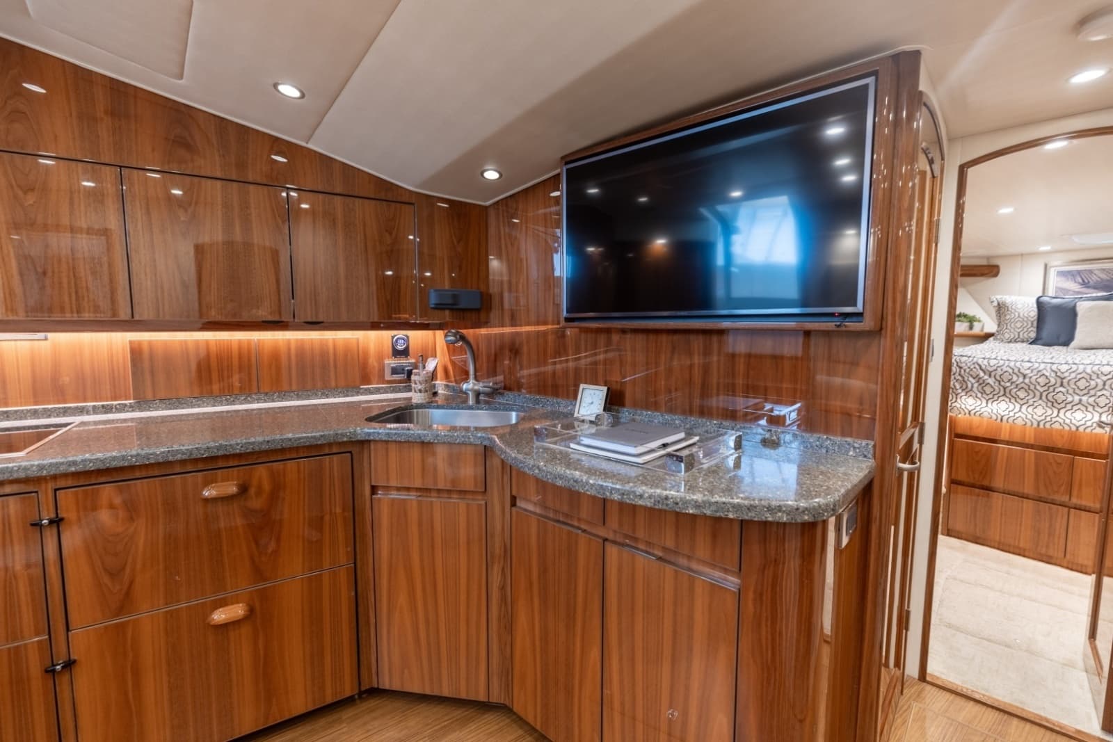 2018 Viking 52 Sport Tower - Photo 25