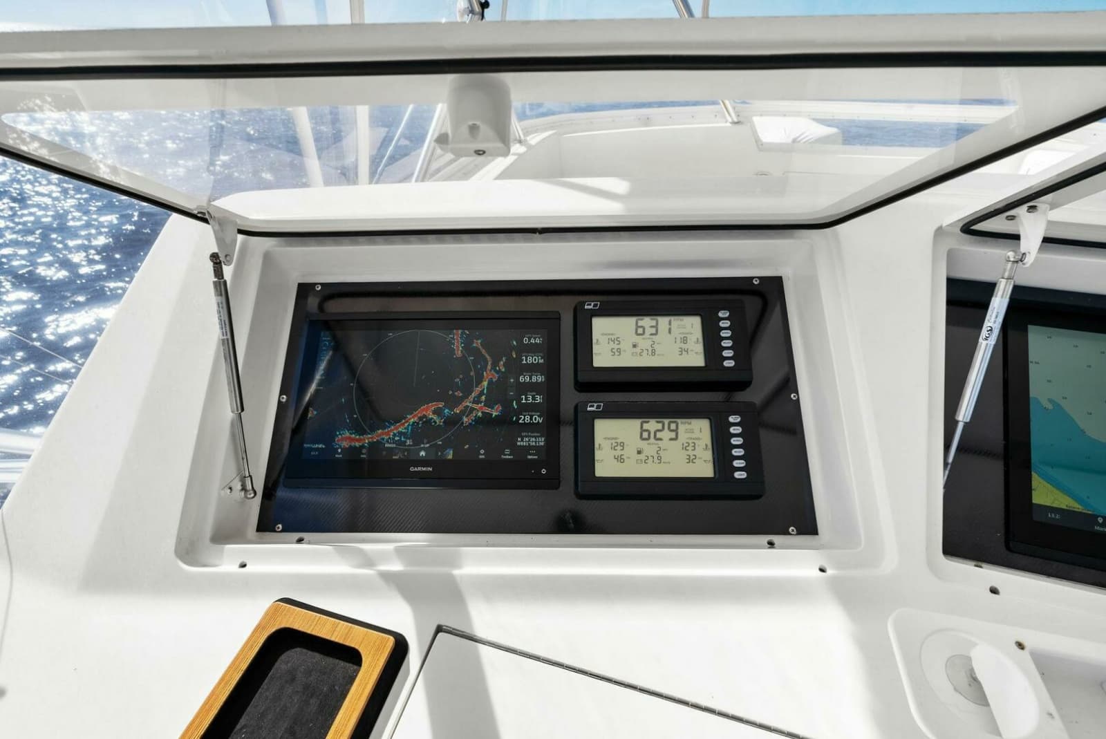 2002 Viking 65 Convertible - Photo 54
