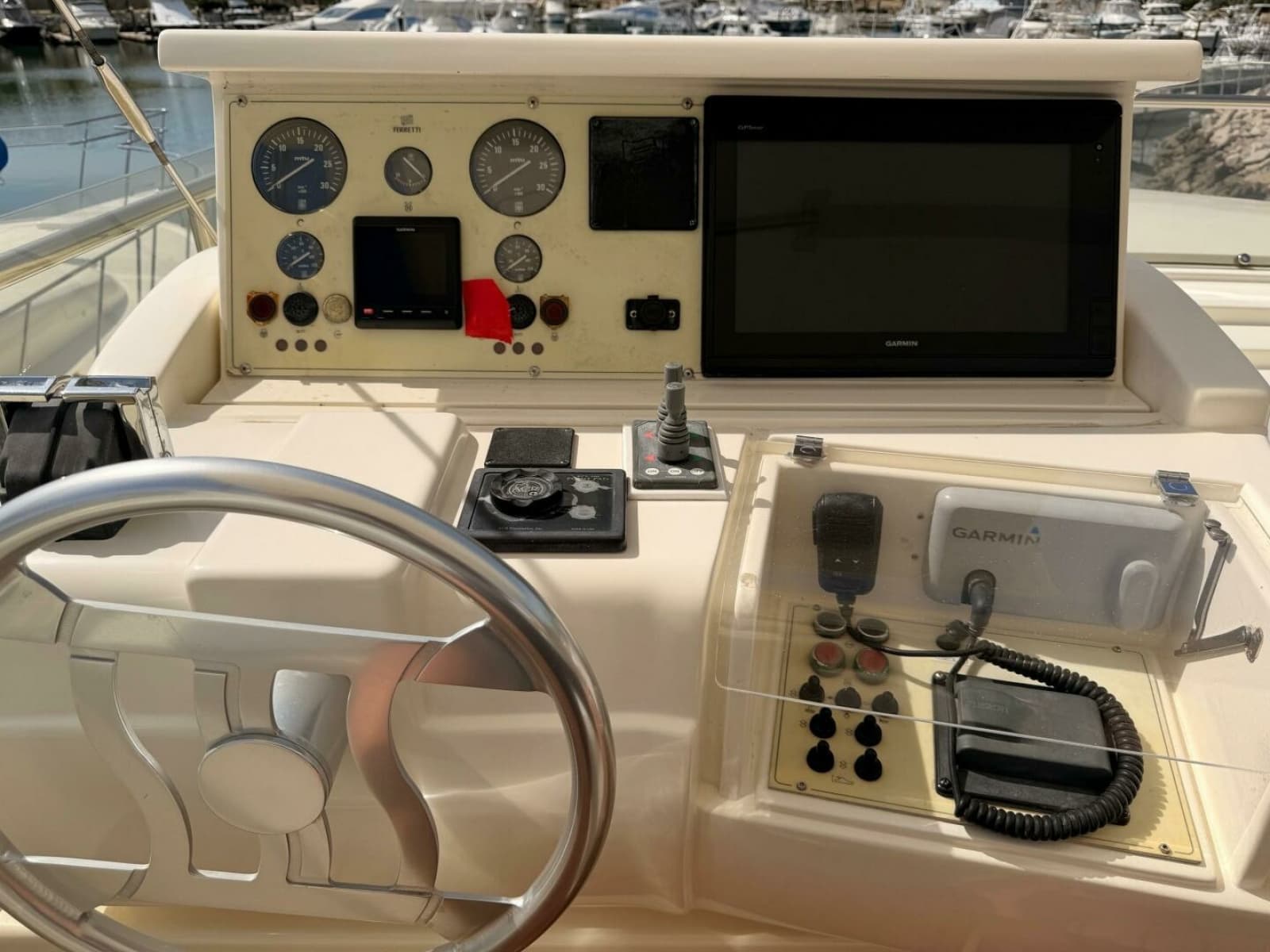 2000 Ferretti Yachts 72 Motoryacht - Photo 2