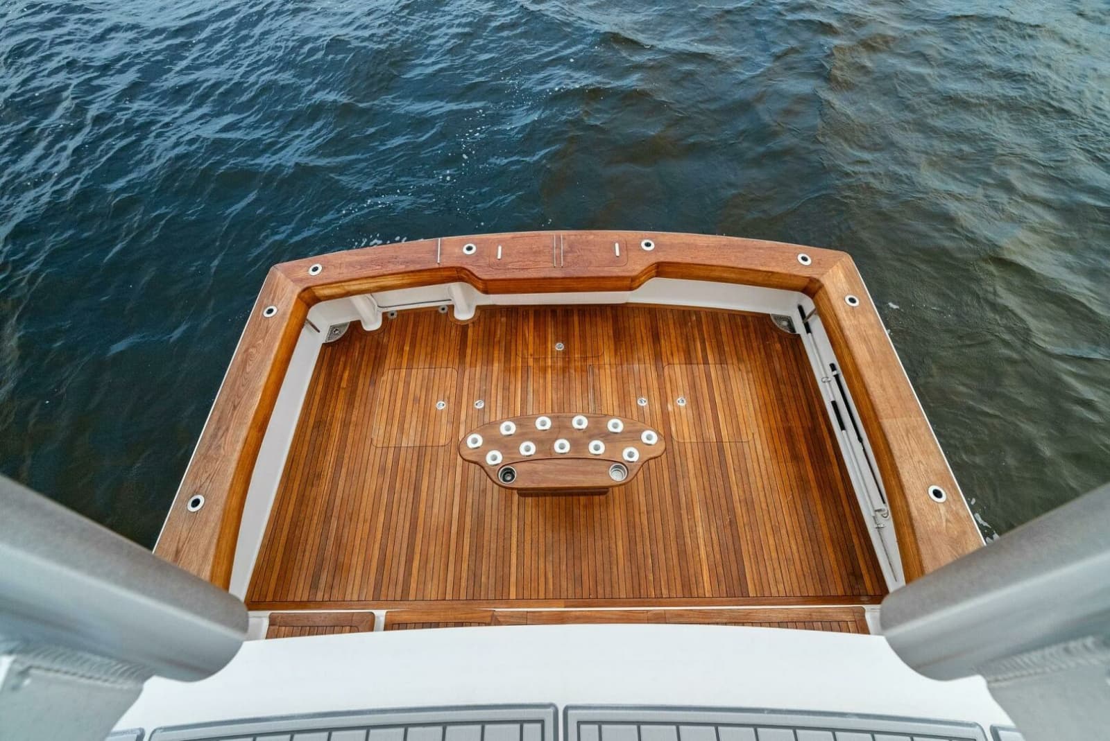 2006 Viking 61 Convertible - Photo 73
