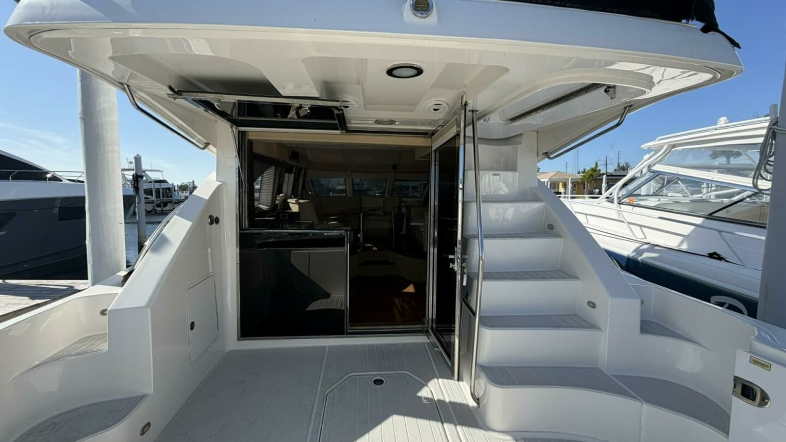 2008 Sea Ray 47 Sedan Bridge - Photo 3