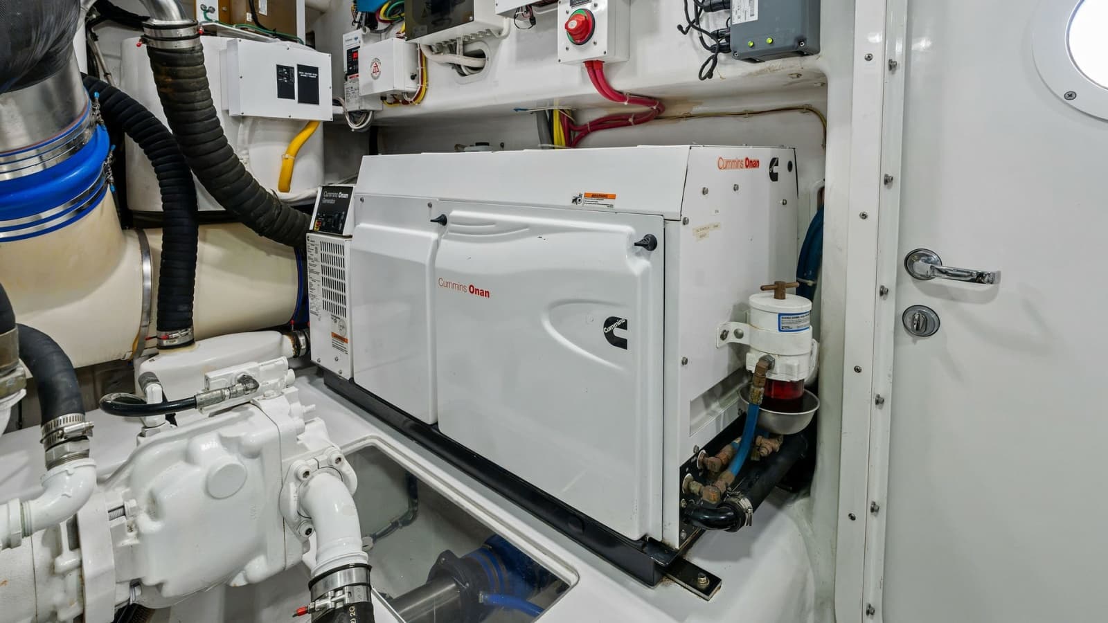 2016 Viking 80 Enclosed Bridge - Photo 123