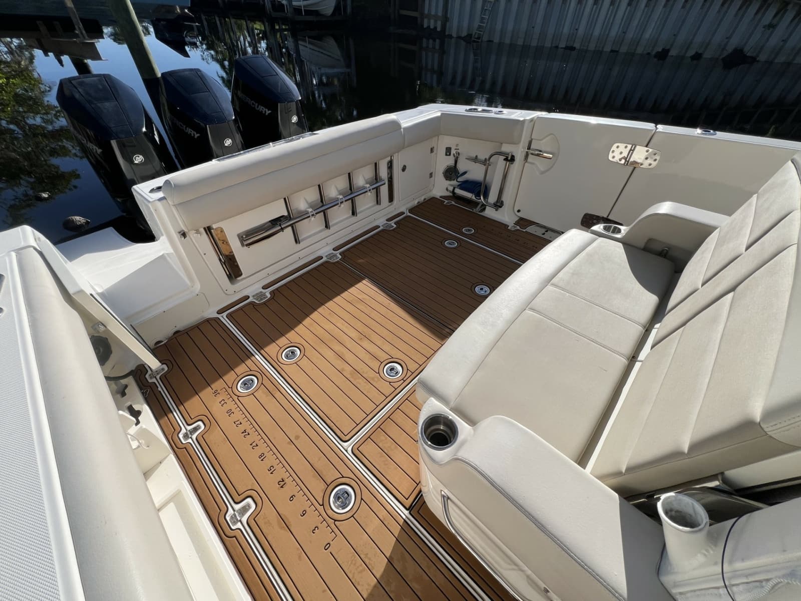 2017 Boston Whaler 380 Outrage - Photo 23