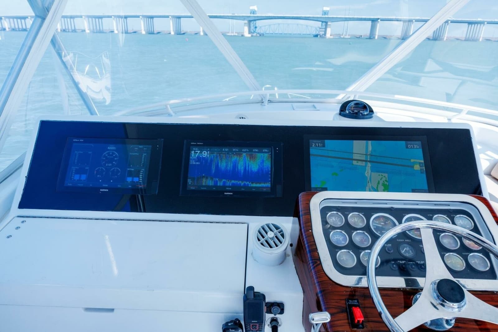 2002 Hatteras 50 Convertible - Photo 15