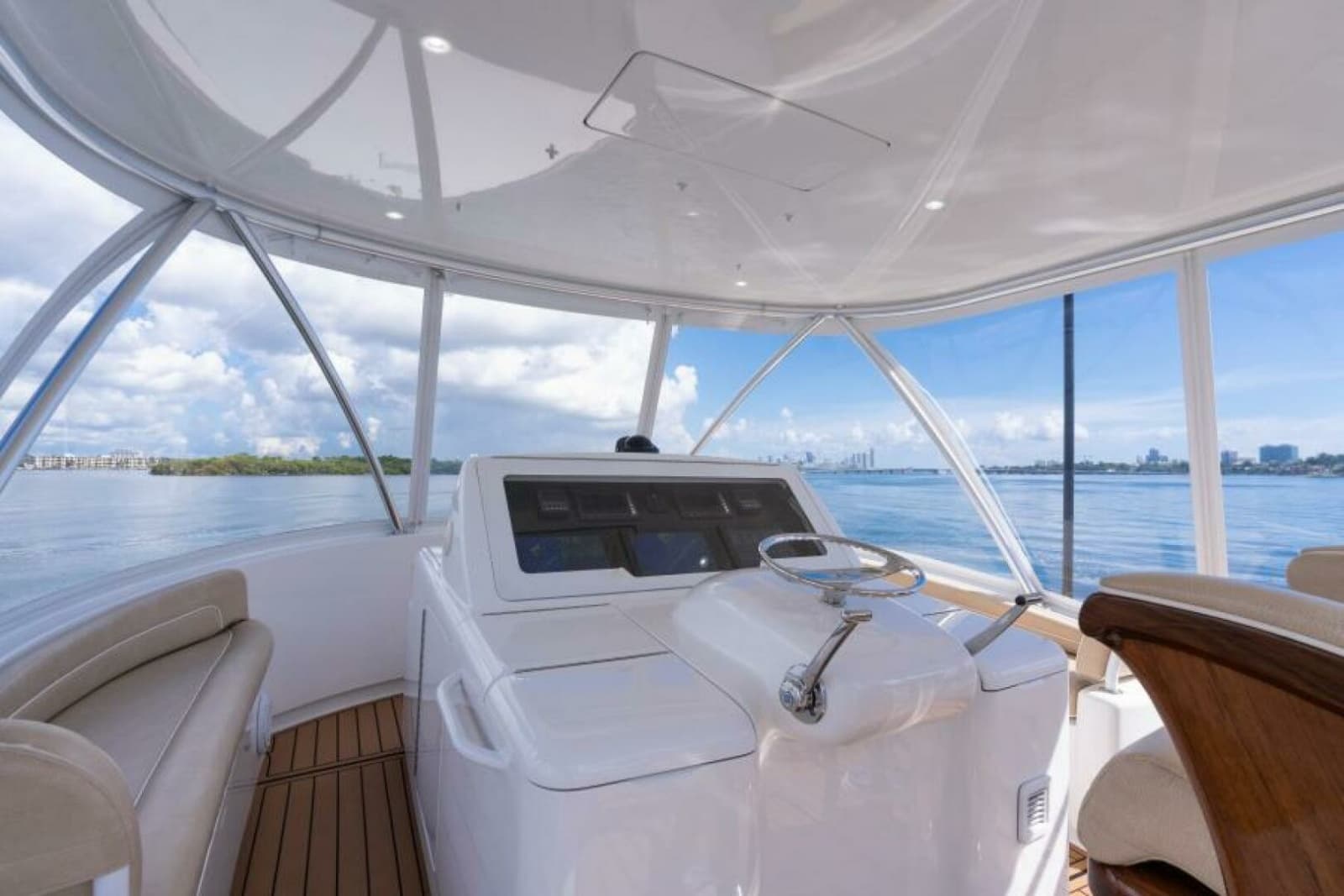 2019 Viking 48 Convertible - Photo 5