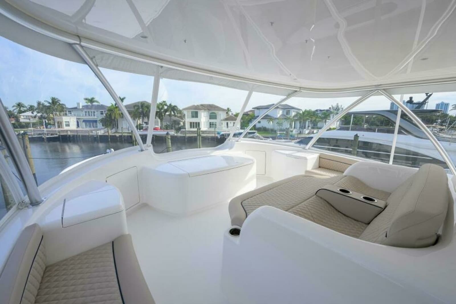 2024 Viking 80 Convertible - Photo 31