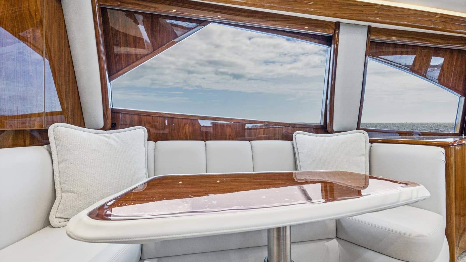 2022 Viking 58 Convertible - Photo 5